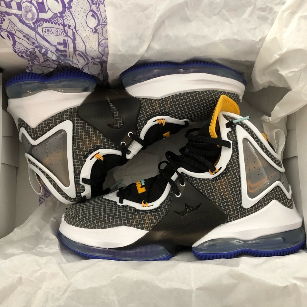 Lebron XIX Nike Air Black/Gold